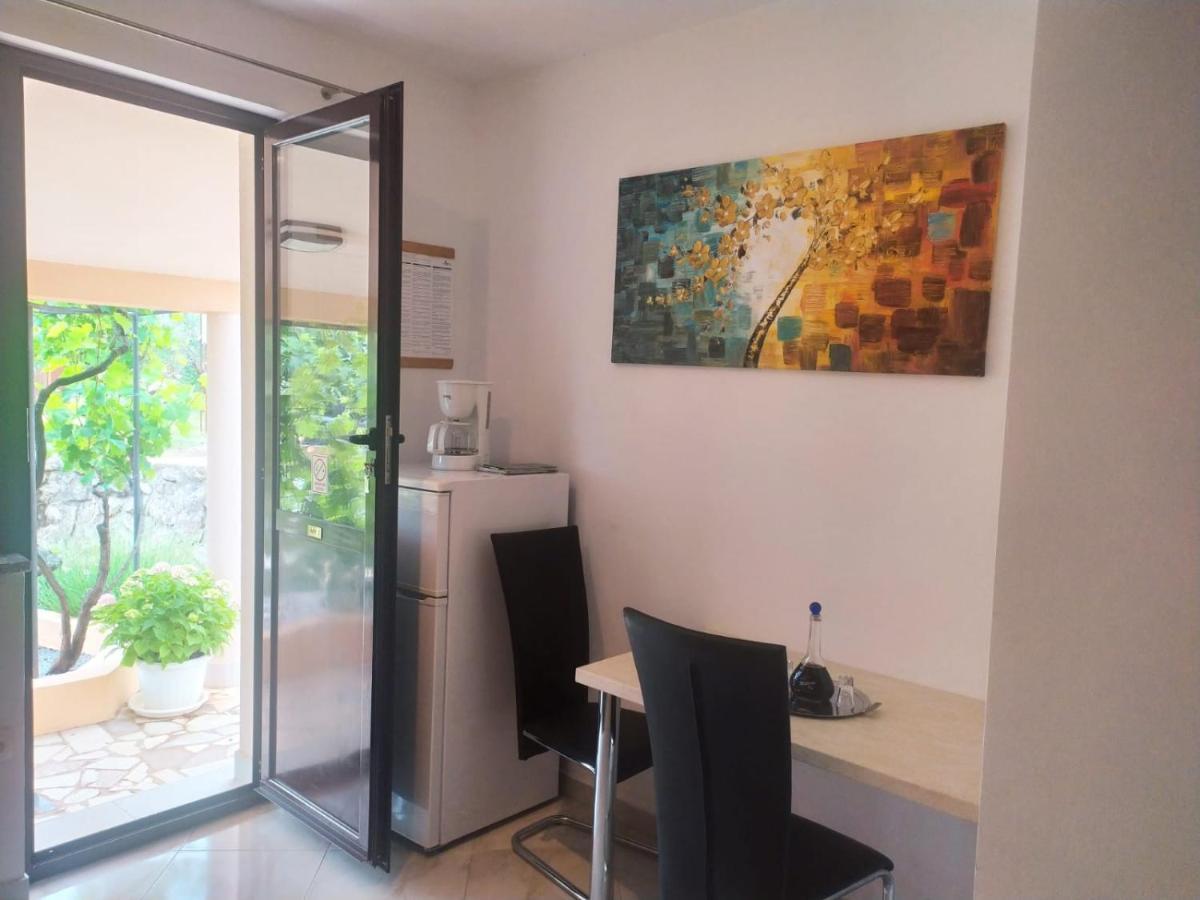 Rimbaldo Apartments Krk Town Exterior foto